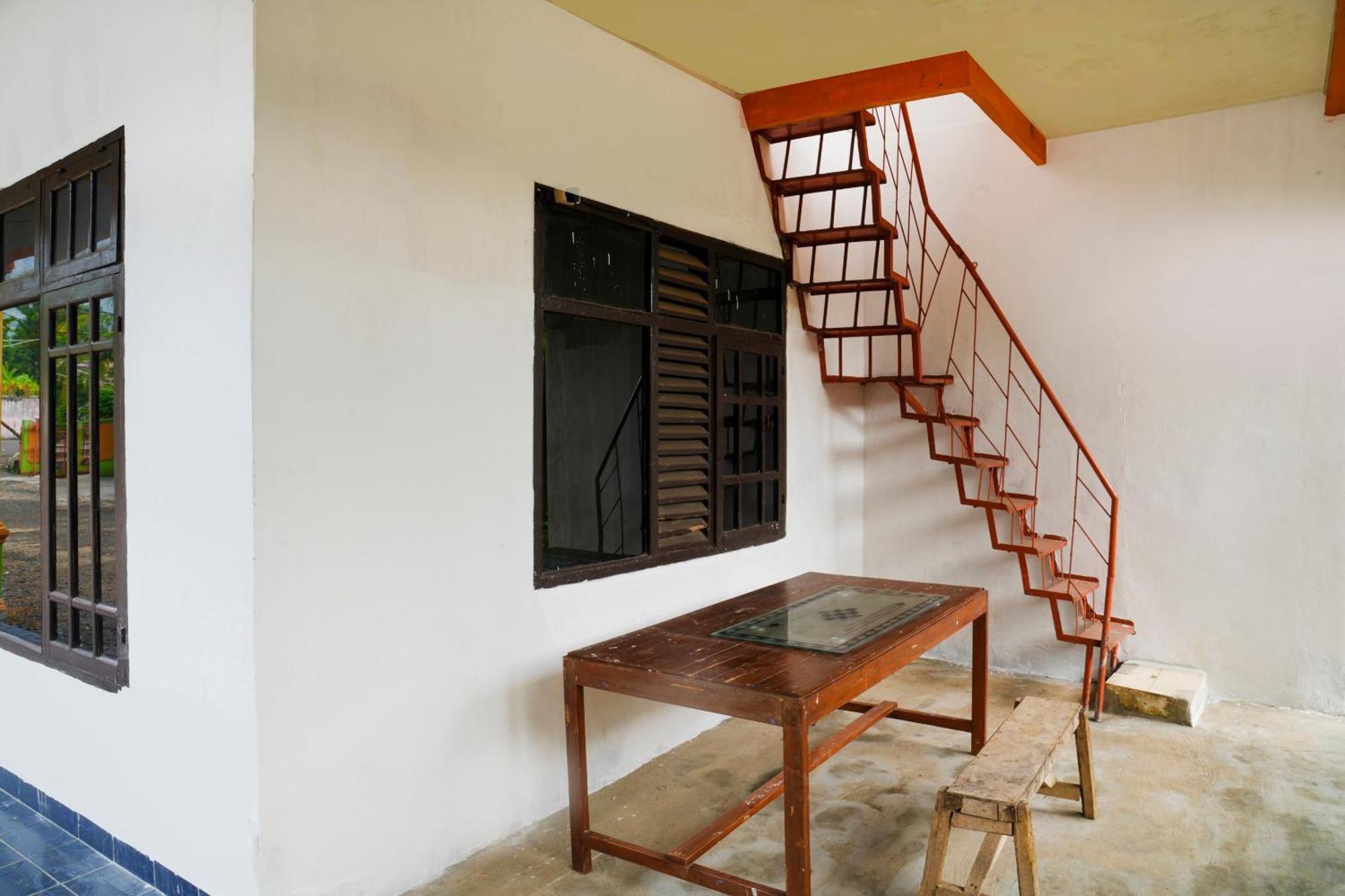 Spot On 92856 Home Stay Syariah Aom Kusman Sukabumi Luaran gambar